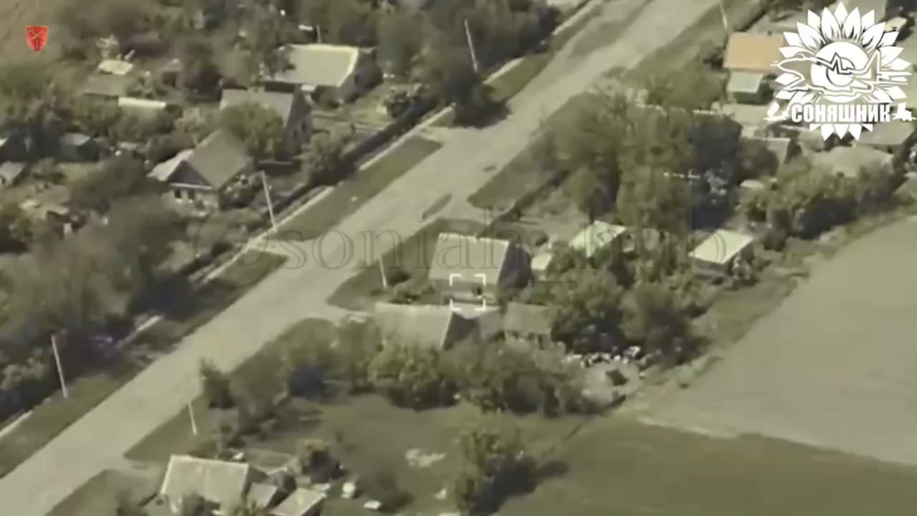Die ukrainischen Streitkräfte führten einen MiG-29-Luftangriff mit einer geführten französischen Aasm-Luftbombe in einem Haus mit russischen Soldaten und Munition in der südlichen Ukraine durch. Mai 2025.