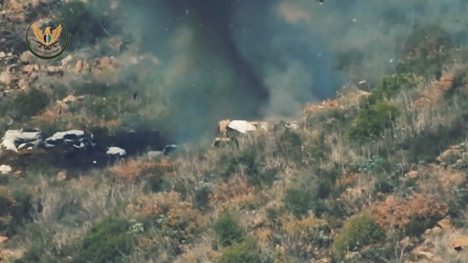 NLF ATGM Team beobachtet und engagiert einen syrischen Außenposten der Armee - Jabal al -Turkman - 2020