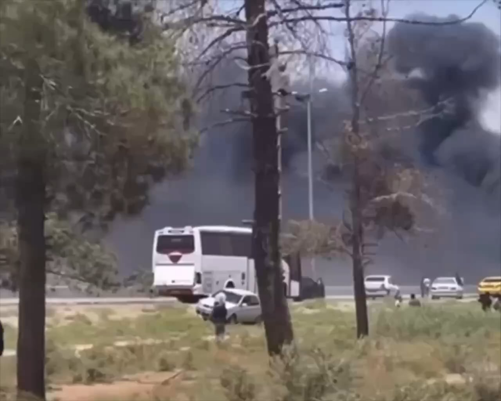 Der iranische BM -Launcher hat die Straße getroffen, um zu kochen.