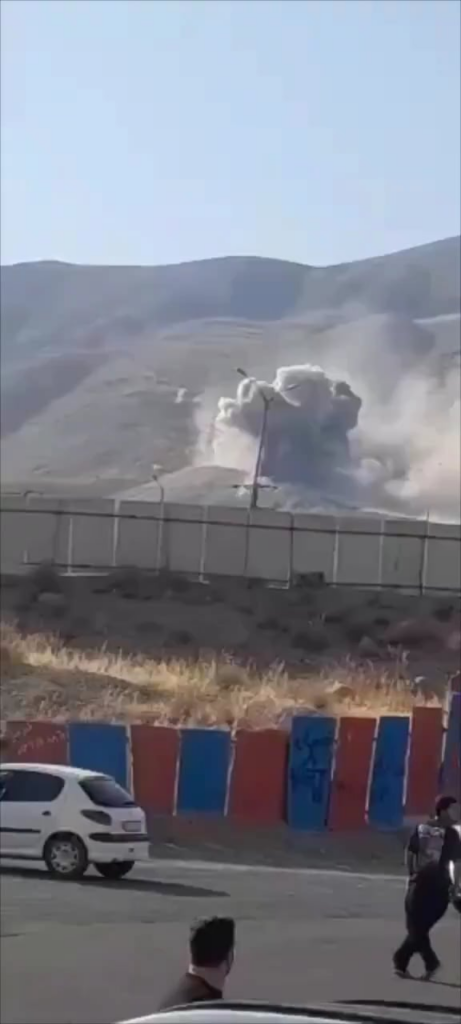 Der iranische Untergrund -Raketenspeicherplatz traf am Stadtrand von Teheran.