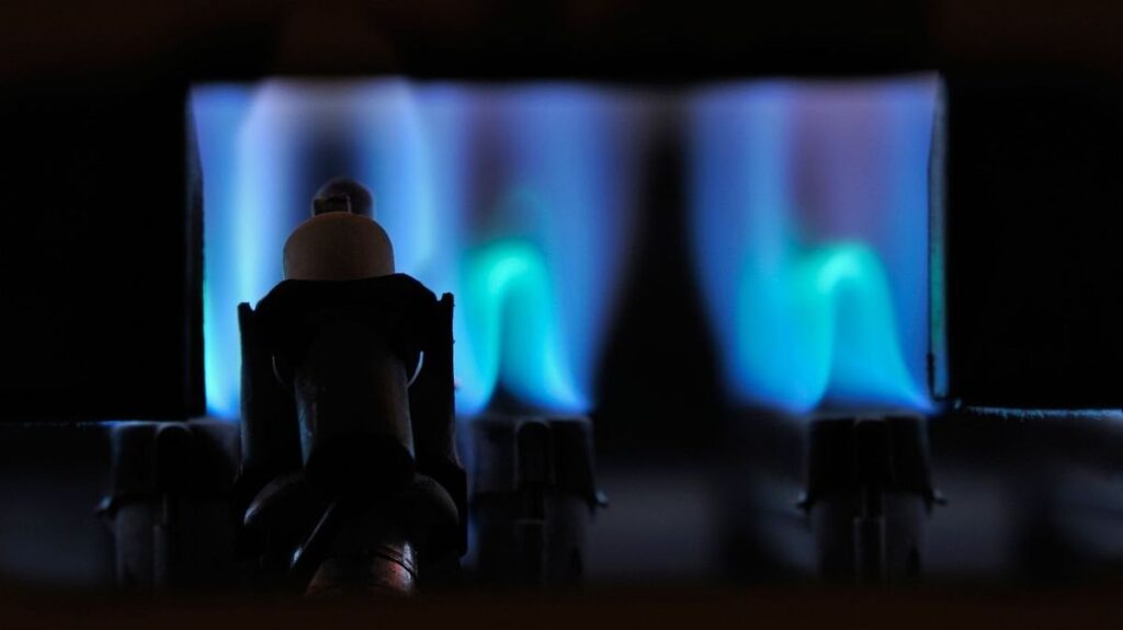 Gas teurer um bis zu der Hälfte, Preiswachstum bei Pumpen. Schmerzhafte Emissionszulagen für Haushalte nähern sich Gas teurer um bis zu der Hälfte, Preiswachstum bei Pumpen. Schmerzhafte Emissionszulagen für Haushalte nähern sich