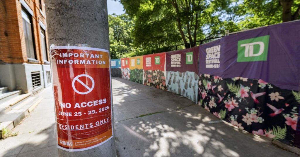 Die Stadt hat ein Obdachlosenlager aus einem öffentlichen Park in der Innenstadt geräumt – um eine Spendenaktion Platz zu machen, um die Obdachlosigkeit zu bekämpfen – thestar.com Die Stadt hat ein Obdachlosenlager aus einem öffentlichen Park in der Innenstadt geräumt - um eine Spendenaktion Platz zu machen, um die Obdachlosigkeit zu bekämpfen - thestar.com