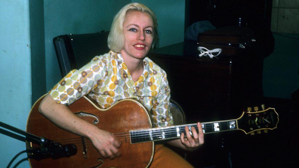 Die legendäre Bassistin Carol Kaye "lehnte" Rock'n'Roll Hall of Fame -Induktion "abgelehnt" und zitiert "beleidigende" Verwendung des Spitznamens "Wrecking Crew" für Studiomusiker