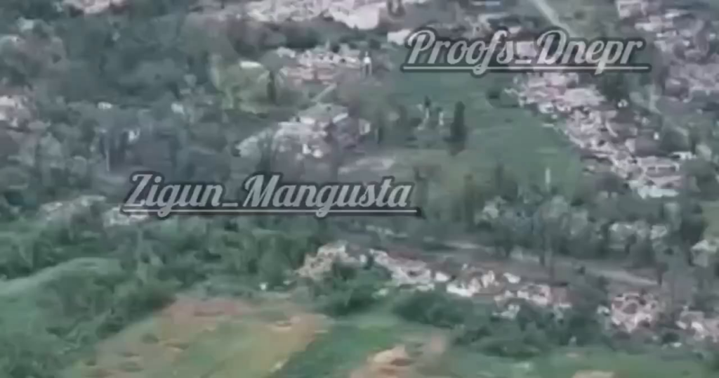 Ein Luftangriff mit einem ukrainischen Analogon einer russischen Umpk -Luftbombe in einem Haus mit russischen Soldaten. Juni 2025.