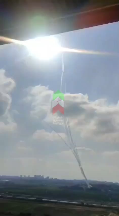 Filmmaterial mehrerer ballistischer Raketen direkter Hits auf Israeli Aman und Mossad HQ in Herzliyah durch die IRGC Aerospace Forces von diesem Morgen (2025-06-17)