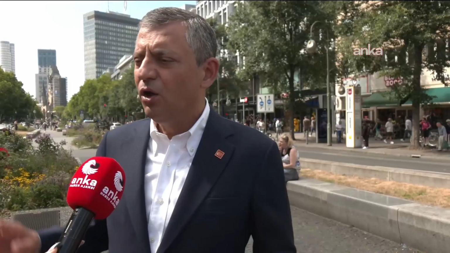 Free Private Berlin - Octopus kann nicht sagen, Radish ist der ältere kann nicht sagen, dass dieses Problem auf den freien Ozgur Ozel aufmerksam gemacht wird. Was ist mit Erdogan passiert?