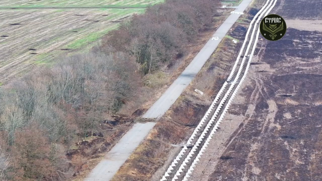 "Strix" unbemannter Systembataillon der 47. mechanisierten Brigade beseitigt zwei russische Soldaten mit FPV. In der Nähe von Demydivka, Region Belgorod
