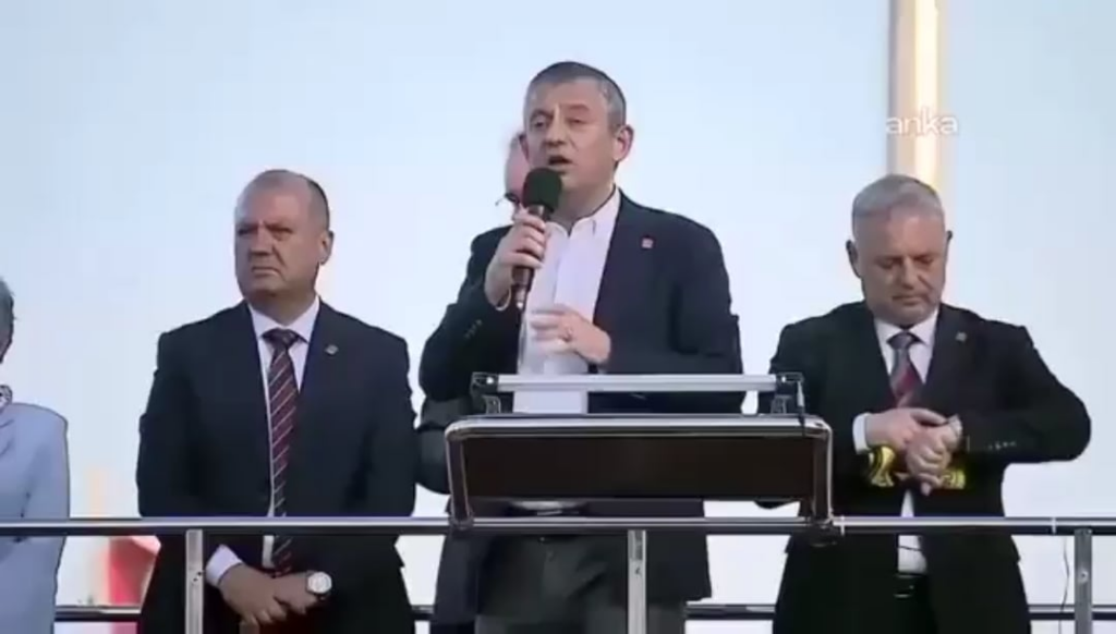 Özgür Özel: „Die Türkei ist seit 2018 in einer Krise. Die Krise ist auf das System zurückzuführen. Es ist nur eine für diese Krise verantwortlich.“ Ich kenne alles, ich bin ein Ökonom „, der einzige Mann Erdoğan, der den Hersteller erklärt, ist der einzige Mann, der jeden ansieht.“ Özgür Özel: "Die Türkei ist seit 2018 in einer Krise. Die Krise ist auf das System zurückzuführen. Es ist nur eine für diese Krise verantwortlich." Ich kenne alles, ich bin ein Ökonom ", der einzige Mann Erdoğan, der den Hersteller erklärt, ist der einzige Mann, der jeden ansieht."