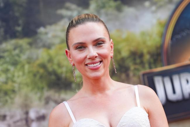 Scarlett Johansson arbeitet immer noch an der Anpassung an "Tower of Terror", nennt aber "dünne" Handlung eine "harte Nuss, um zu knacken".