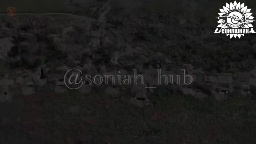 Die ukrainischen Streitkräfte führten einen MiG-29-Luftangriff mit einer geführten französischen Aasm-Luftbombe auf einem Unterstand mit russischen Drohnenbetreibern in der Region Zaporizhia durch. Mai 2025.