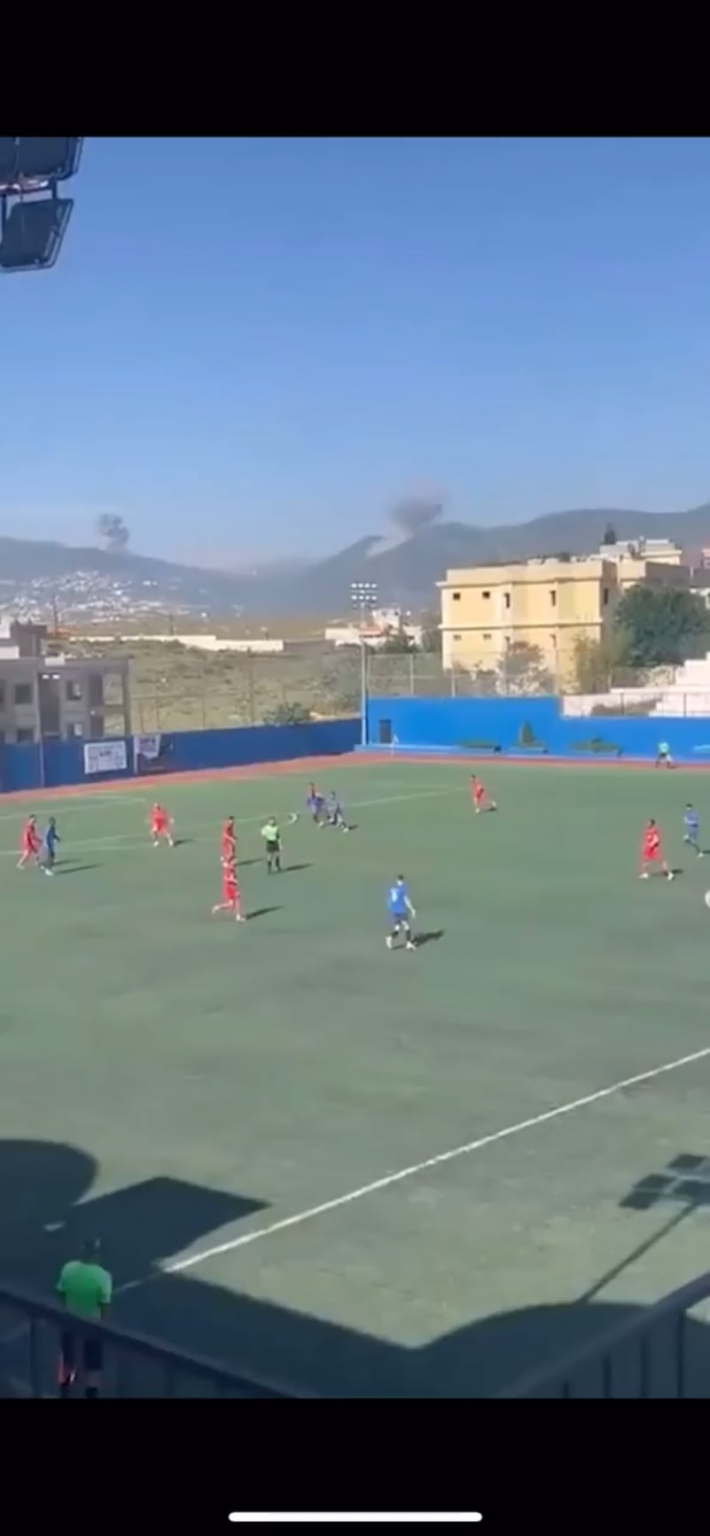 Altes Filmmaterial zeigt Isreali Air -Streik während eines Fußballspiels. (25. April 2025)