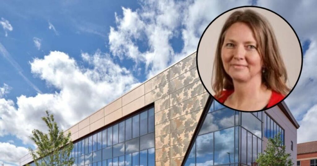Reformrat Mandy Clare wurde nach stolzem Verhaftung angeklagt