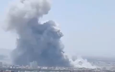 Die IRGC -Basis in Alborz während des israelischen Luftstreiks heute Morgen.
