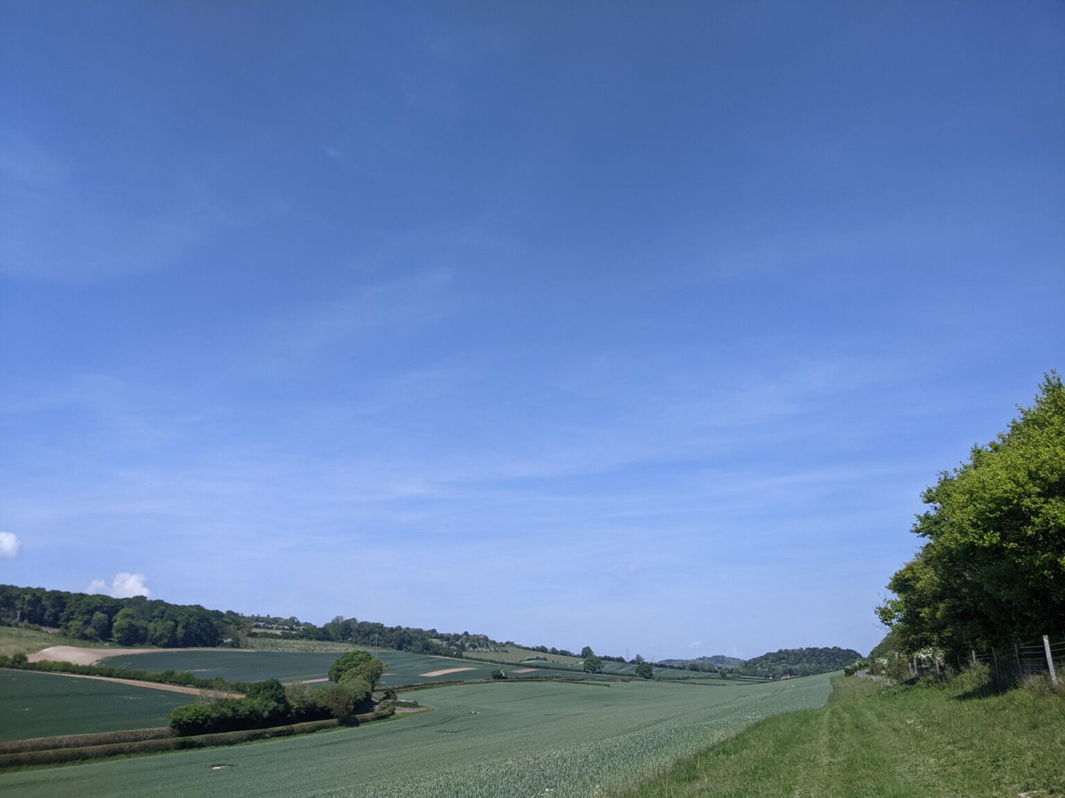 Ziemlich verdammt blau hier in der Nähe von Bledlow Ridge, England. X