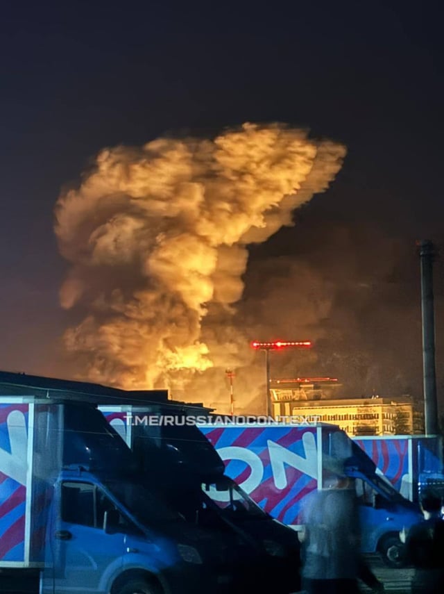 Eine starke Explosion traf den Flugplatz in der Region Bryansk, Russland, auf den Flugplatz. Die Veranstaltung fiel mit einem landesweiten Luftangriff in der Ukraine zusammen. 06.06.2025