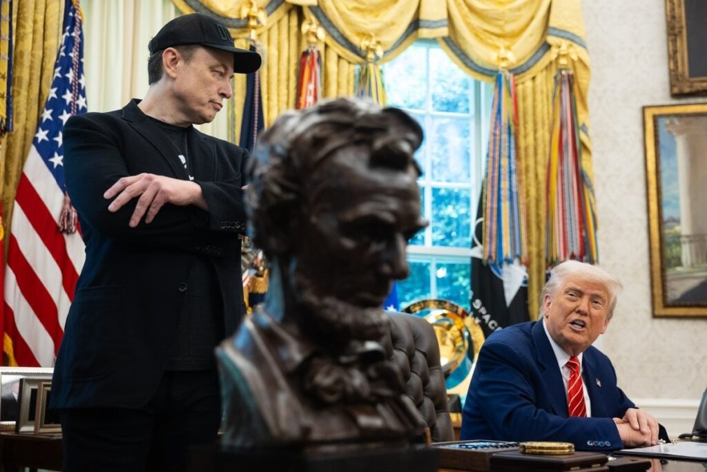Musk sagt, Trump hätte die Wahl ohne ihn als Zusammenstoß zwischen den beiden Eskalaten verloren