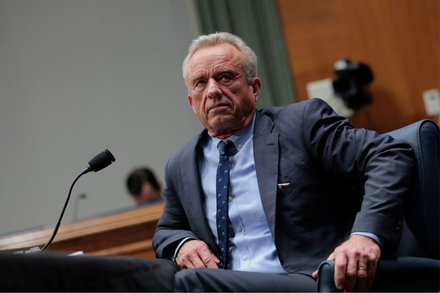 RFK JR erklärt, er möchte, dass „jeder Amerikaner“ Gesundheitsmonitore trägt, Funken -Verschwörungstheorien: „So können sie uns verfolgen“. RFK JR erklärt, er möchte, dass "jeder Amerikaner" Gesundheitsmonitore trägt, Funken -Verschwörungstheorien: "So können sie uns verfolgen".