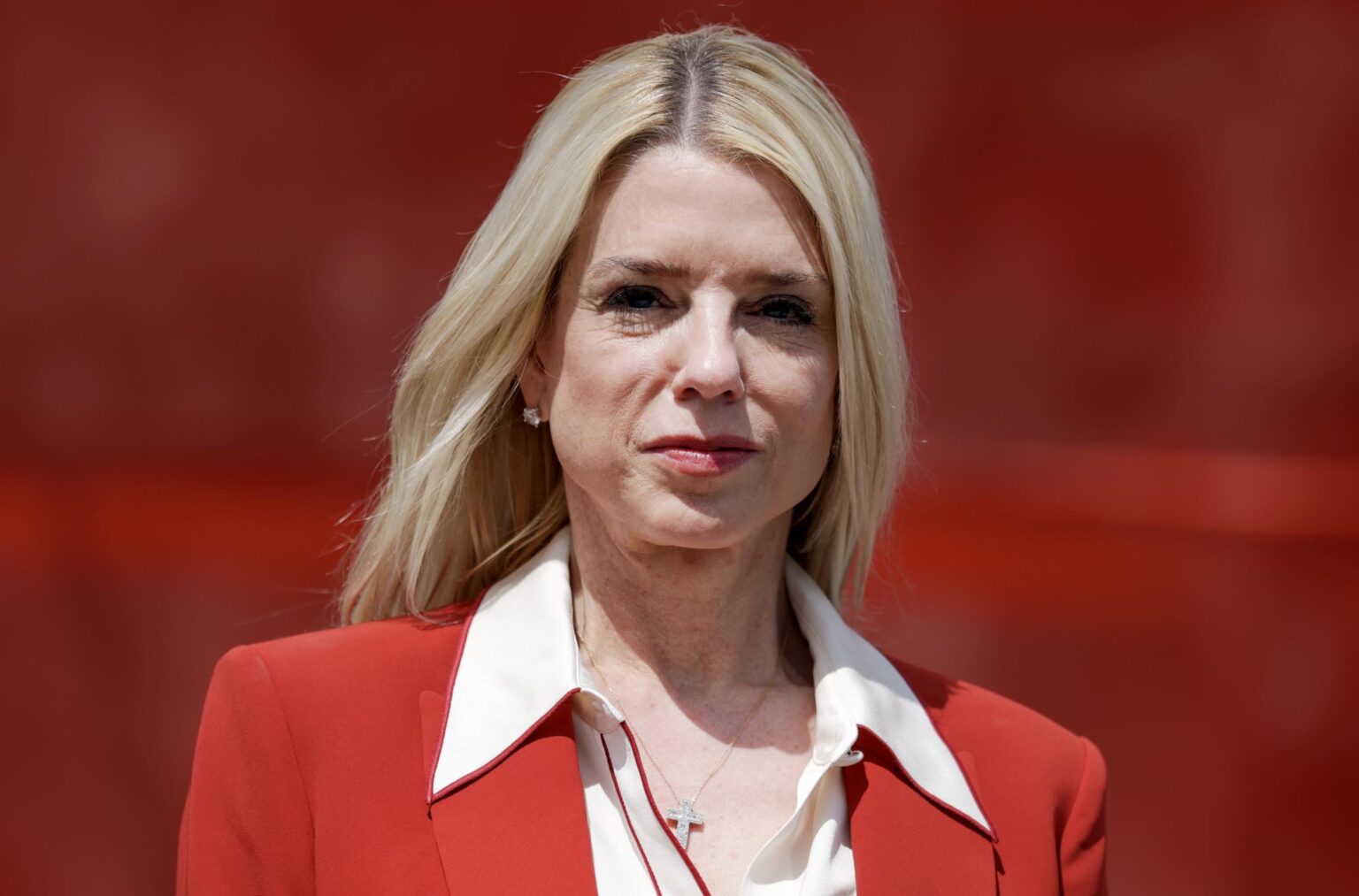 PAM Bondi bat darum, 2024 Wahlergebnisse zu untersuchen