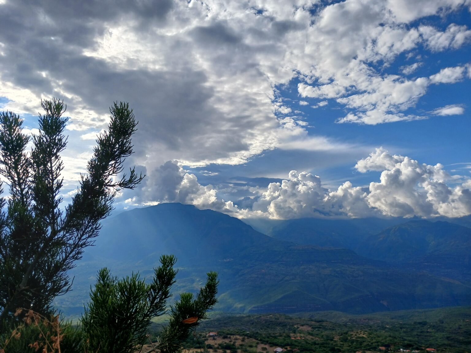 Atemberaubende Aussicht aus den Bergen Kolumbiens. Die Natur enttäuscht nie [OC]