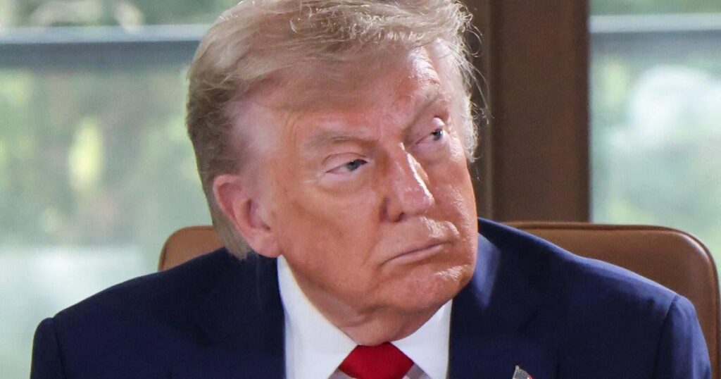 Donald Trump zerrissen als Vladimir Putins PR Guy nach G-7 Jammern