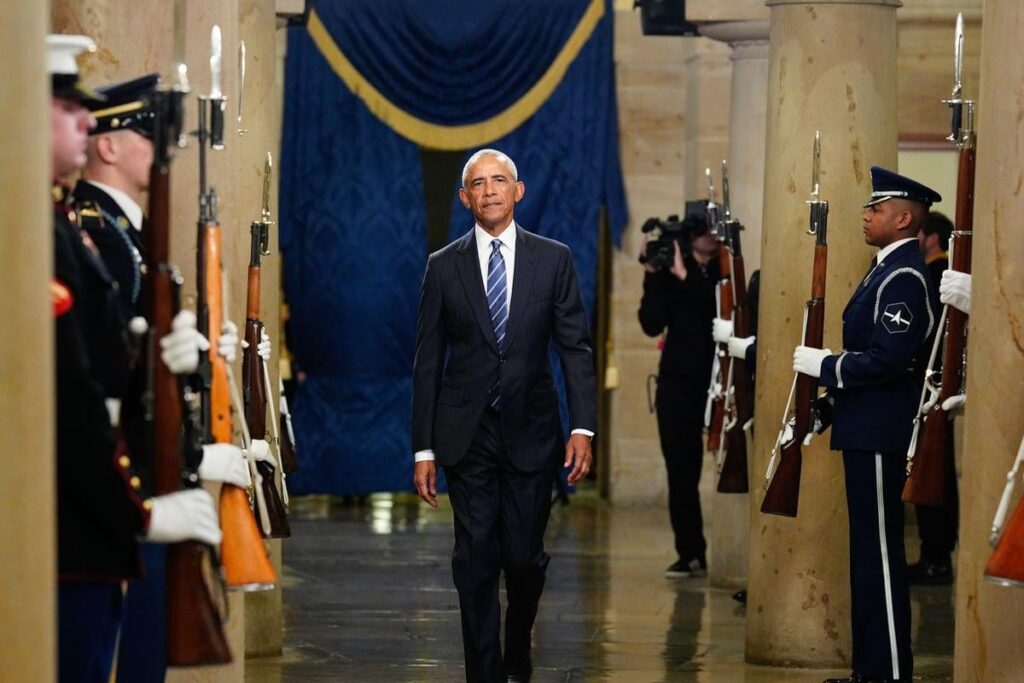 Obama warnt Amerika, "gefährlich eng", um sich von der Demokratie zu entfernen