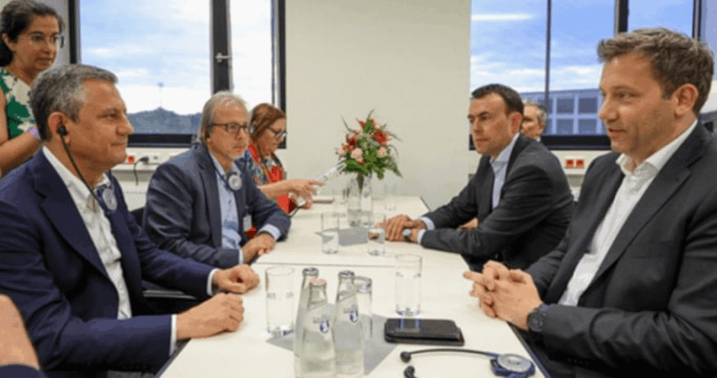 Der Knoten löste SPD mit Özgür Özel: für Eurofighter zugelassen.