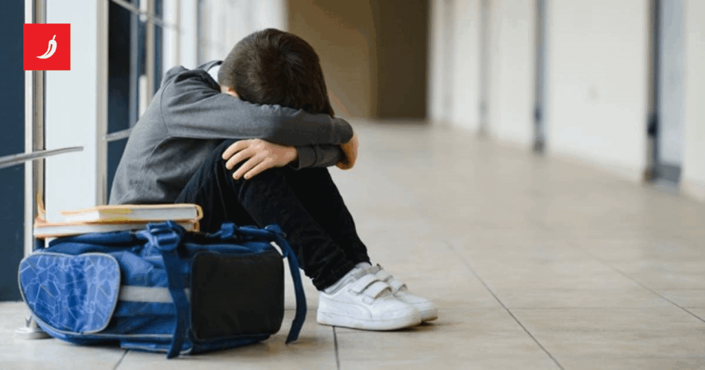 In Split ein verhafteter Mann (25). Er wird beschuldigt, Kinder vergewaltigt und auszubeuten In Split ein verhafteter Mann (25). Er wird beschuldigt, Kinder vergewaltigt und auszubeuten