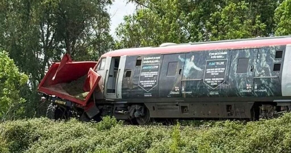 Der Traktorfahrer hatte um Erlaubnis gebeten, zu überqueren, bevor der Zug von Cardiff gebunden war