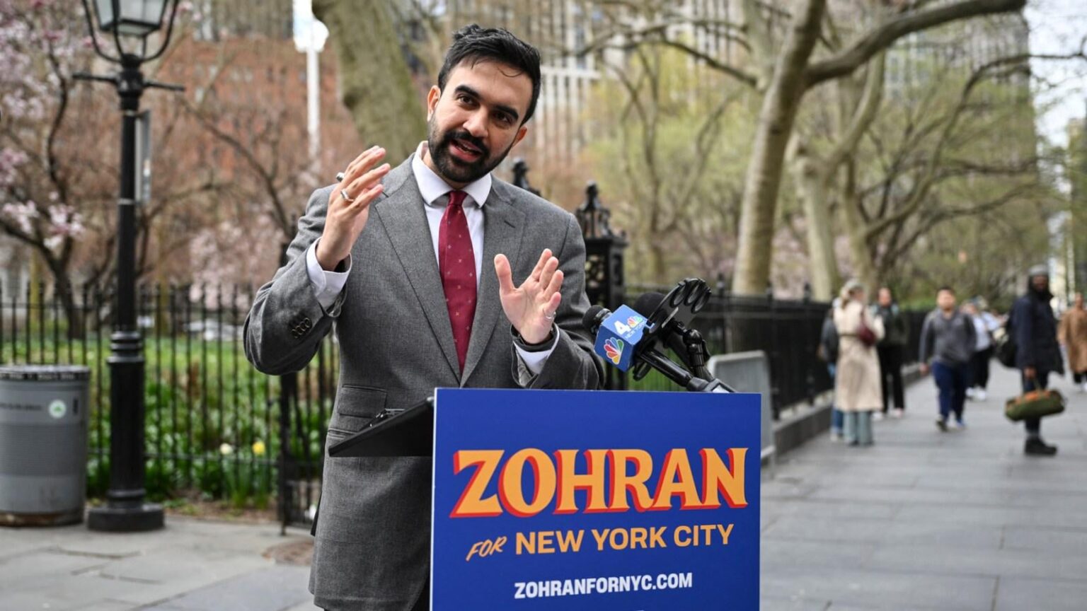 Reiche Leute, Experten wollen wirklich nicht, dass Zohran Mamdani Bürgermeister ist | Verbündete des ehemaligen Gouverneurs von New York, Andrew Cuomo, brechen in New York City, die und versuchen, ihn Bürgermeister zu machen. Mamdani schließt immer noch die Lücke