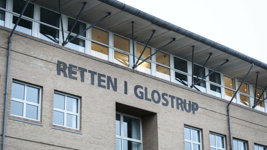 Eine Gruppe von fünf Menschen wird verdächtigt, Menschen auszuschließen, von denen sie glauben, dass sie Pädophile sind, wegen grobe Gewalt