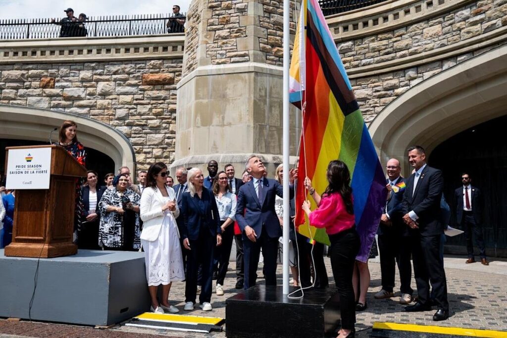 Carney beklagt Stolz "Gegenreaktion" und rollt Geld aus, um 2Slgbtq+ Paraden sicherer zu machen