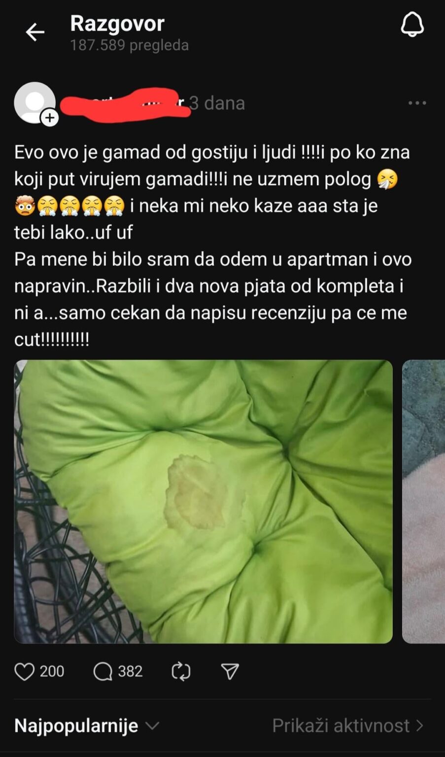 Ein Mieter tobt bei Gästen, weil sie Handtüchern und Kissen folgen muss Ein Mieter tobt bei Gästen, weil sie Handtüchern und Kissen folgen muss
