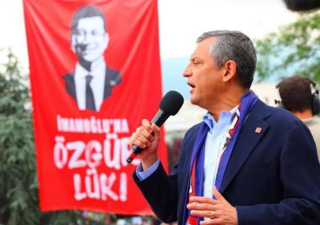 Özgür Özel: "Was wird der Treuhänder sein! Auch wenn wir die Partei nicht an jemanden abgeben werden, der nicht gewählt wird. Es wird jedoch aufgrund dessen, was getan wird, der Partei sein. Wer die Party liebt, fernbleiben Sie von der Sonnenfinsternis fern.