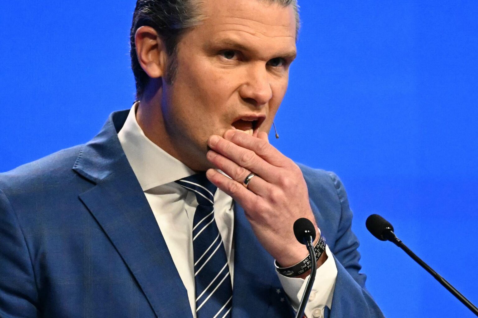 Berichten zufolge erfriert Trump seinen Verteidigungsminister in der Iran: "Niemand spricht mit Hegseth"