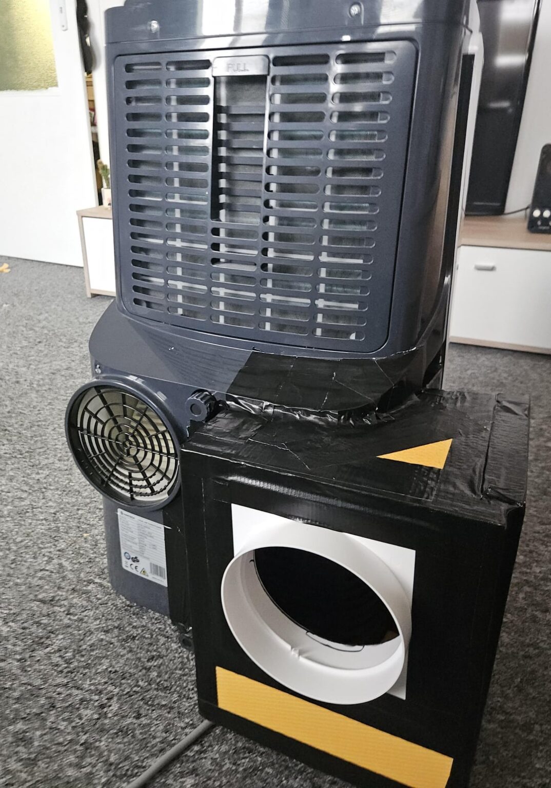 Die Klimaanlage wurde hier gelöst ... na ja, schau! DIY -Dualschlauch gegen Vakuum im Raum = höhere Effizienz.