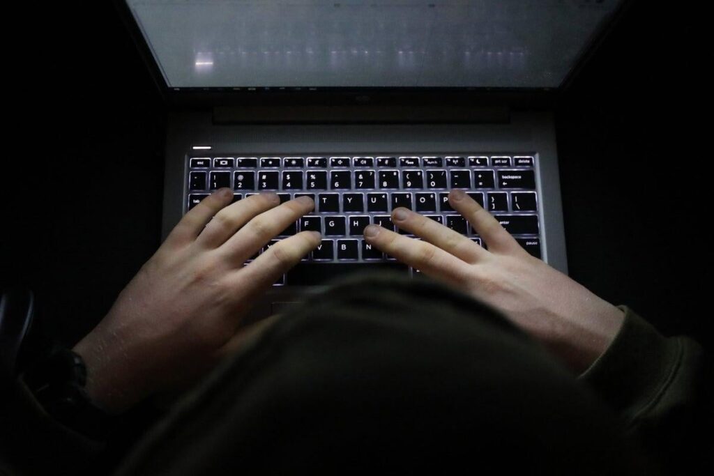 Gewalttätige Pornografie zeigt, die Strangulation verboten wird