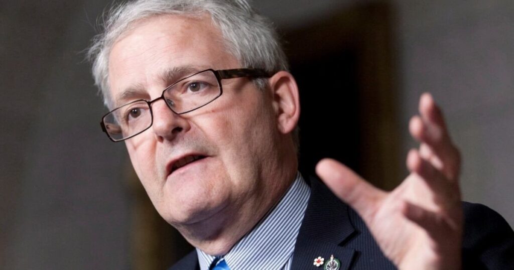 Marc Garneau tot mit 76