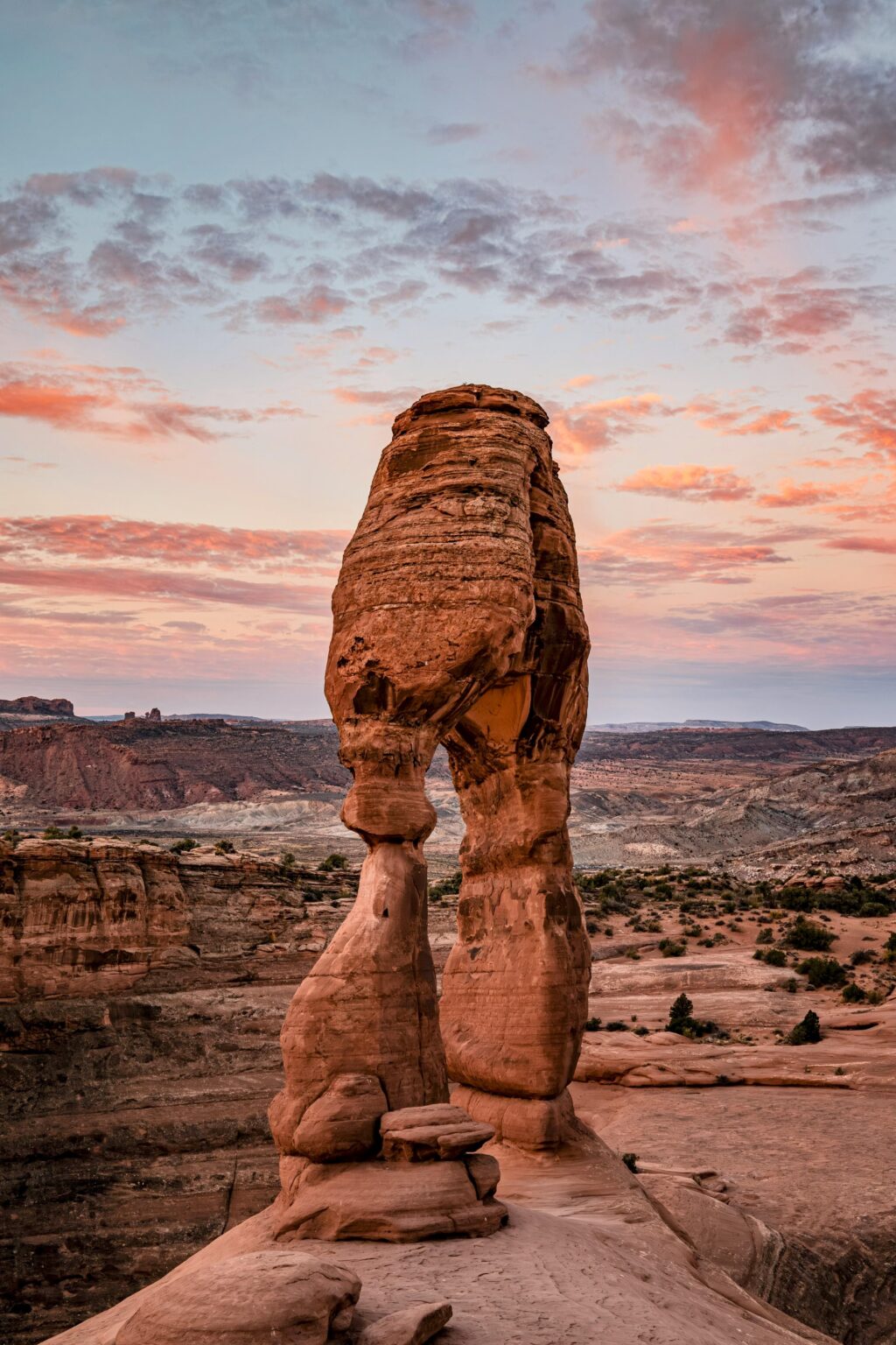 Empfindlicher Bogen bei Sunrise in Arches NP, Utah, USA