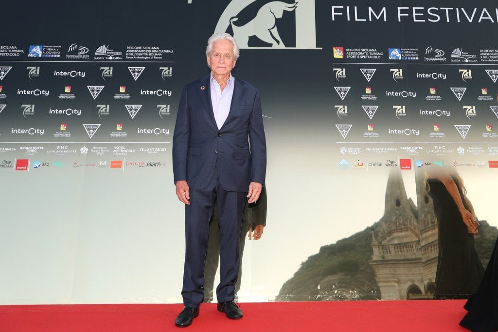 Michael Douglas in Taormina, um eine Karriere -Ehre zu erhalten, entschuldigt sich für die US -Rolle bei laufenden globalen Konflikten: „Dies ist die schlimmste Zeit, an die ich mich jemals erinnern kann.“