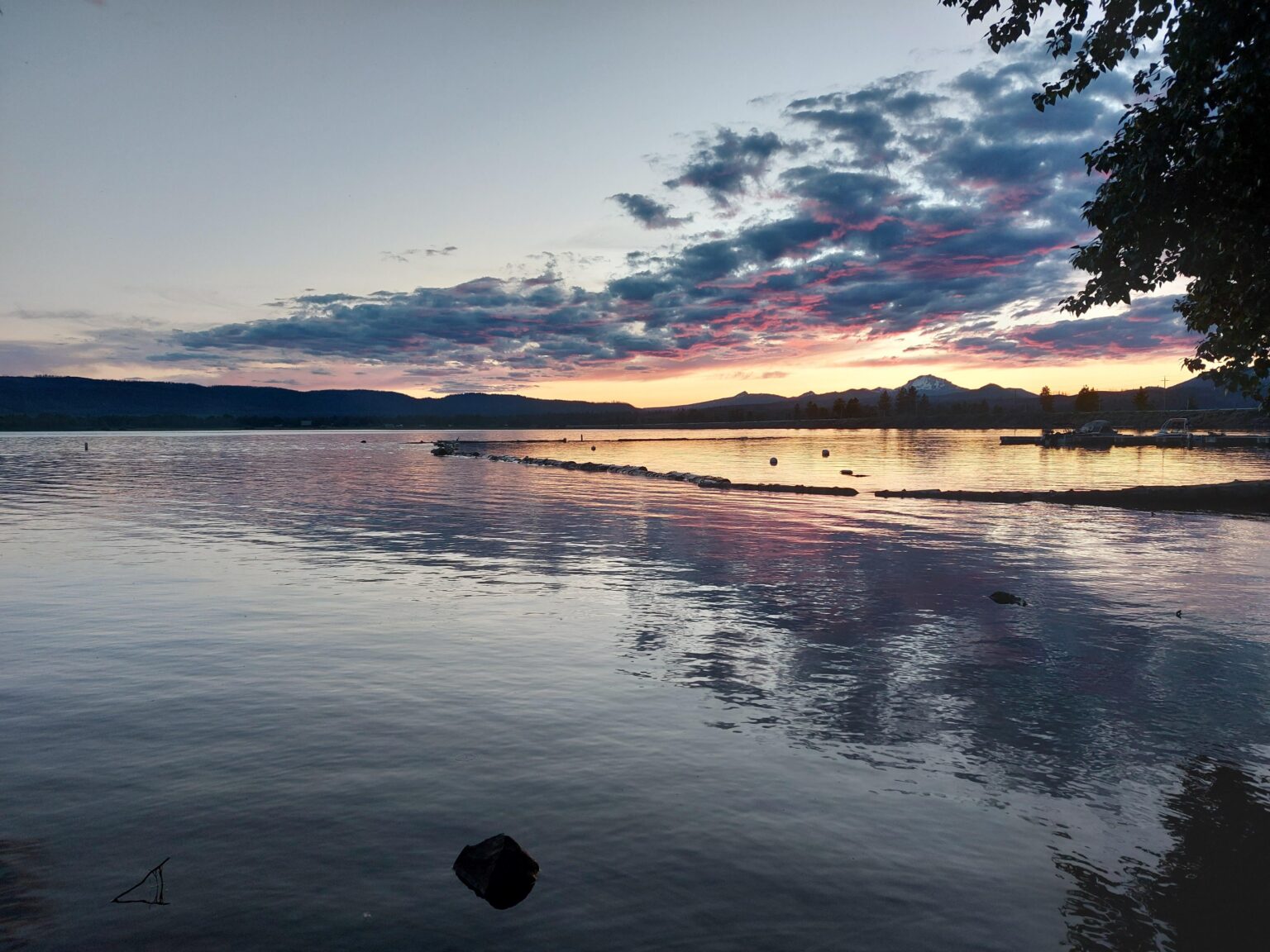 Sonnenuntergang über Lake Almanor, CA Juni 2025