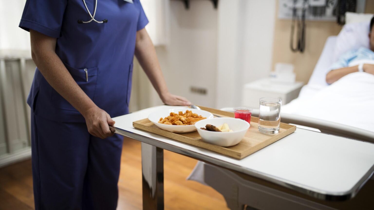 Patienten können das Menü in Krankenhäusern mit Bildern direkt auf der Website des Gesundheitsministeriums beanspruchen. „Niemand wirft mehr das Püree“ Patienten können das Menü in Krankenhäusern mit Bildern direkt auf der Website des Gesundheitsministeriums beanspruchen. "Niemand wirft mehr das Püree"