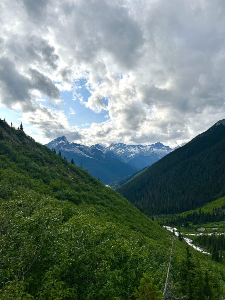 Großer Gletscherpfad im Glacier National Park, BC