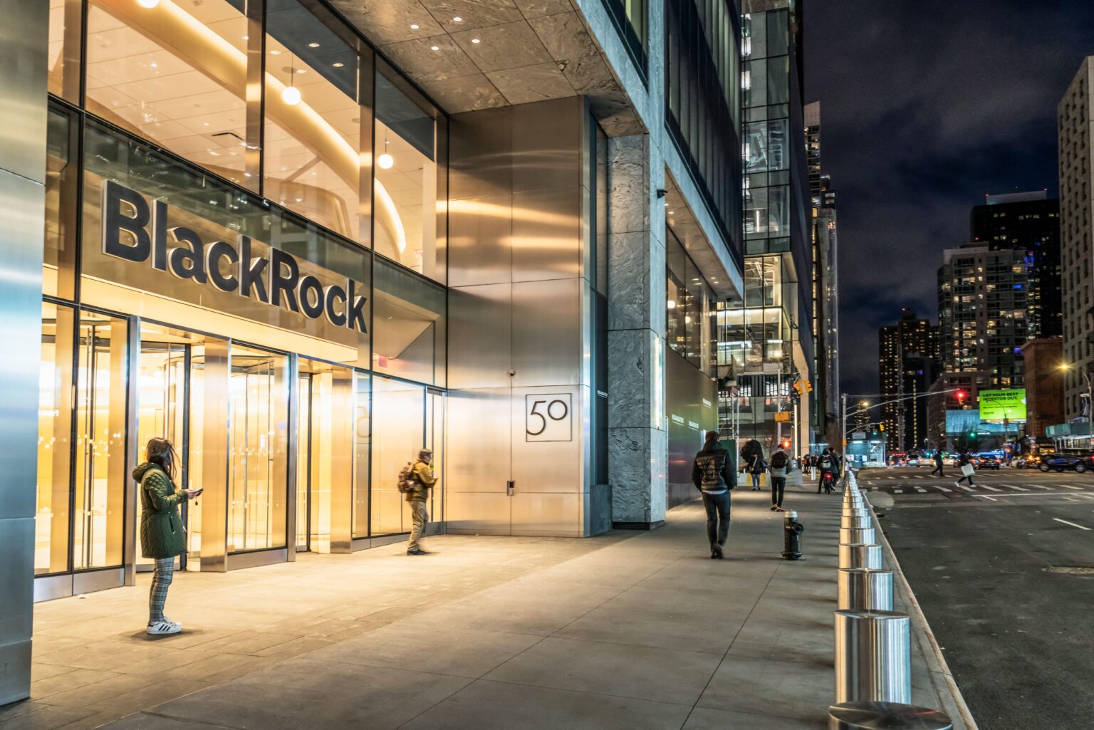 BlackRocks Bitcoin (BTC) ETF generiert jetzt mehr Einnahmen als sein Flaggschiff S & P 500 -Fonds