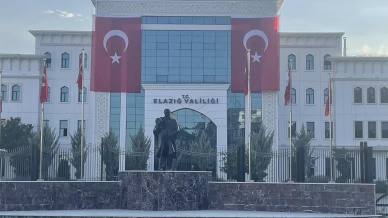 Atratürk wurde in Elazığ ignoriert!