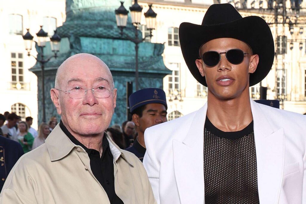 David Geffen, 82, verklagt von dem entfremdeten Ehemann, 32, weil er nach Anmeldung der Scheidung angeblich nicht „lebenslange Unterstützung“ gewährt hatte David Geffen, 82, verklagt von dem entfremdeten Ehemann, 32, weil er nach Anmeldung der Scheidung angeblich nicht „lebenslange Unterstützung“ gewährt hatte