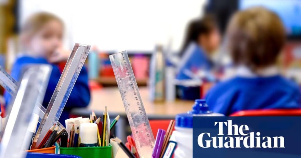 Fünfjährige in England mit besonderen Bildungsbedürfnissen 20 Monate hinter Gleichaltrigen-Bericht Fünfjährige in England mit besonderen Bildungsbedürfnissen 20 Monate hinter Gleichaltrigen-Bericht