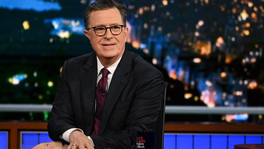 CBS, um 'Late Show mit Stephen Colbert' zu stornieren, zitierte 'finanzielle Entscheidung'