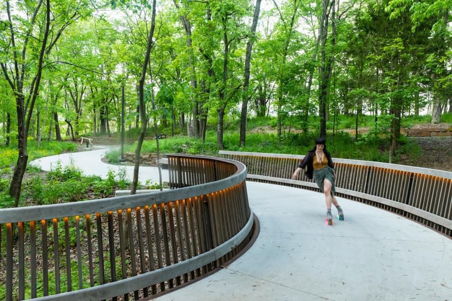 Freizeittable -Rundtable -Enthüllungs -Trail -Karte im Freien, um das ländliche Wachstum durch Erholung im Freien zu steigern