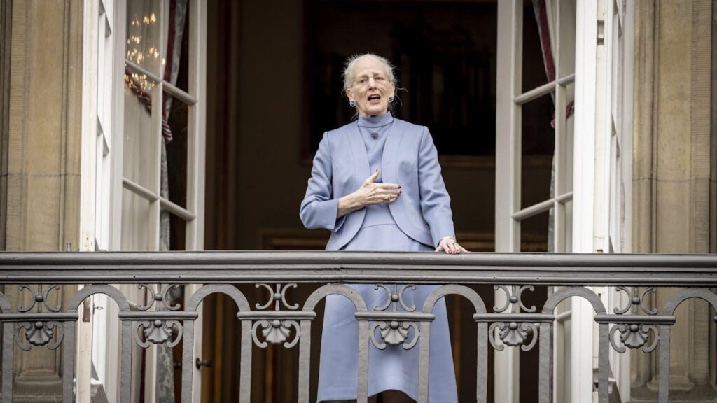 Königin Margrethe drohte das Leben, den 39-Jährige zur Behandlung verurteilt. Der Vorfall ereignete sich vor über zwei Jahren, als der Mann das königliche Haus mit einer Bedrohung anrief. Königin Margrethe drohte das Leben, den 39-Jährige zur Behandlung verurteilt. Der Vorfall ereignete sich vor über zwei Jahren, als der Mann das königliche Haus mit einer Bedrohung anrief.