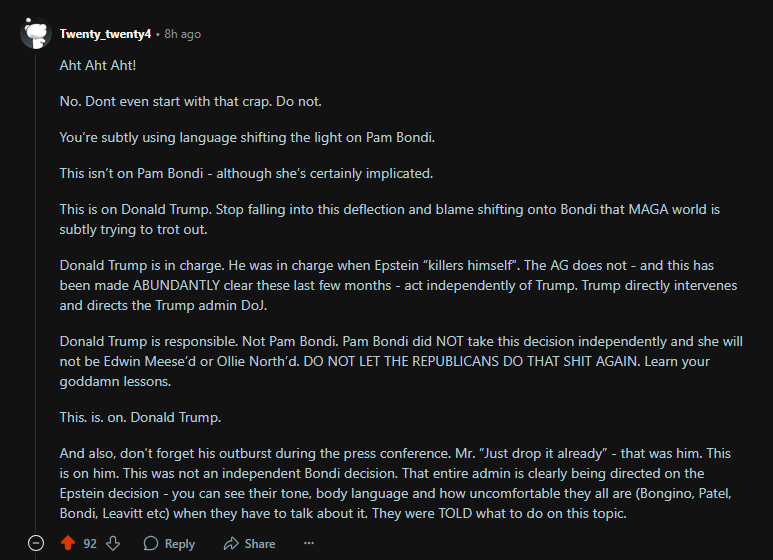 Goated Kommentar. Wir sind der Wahrheit so nah. Trump versteckt sich im Sumpf